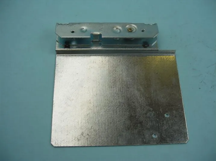 Держатель правой петли Smeg Alfa 135Х 685970043